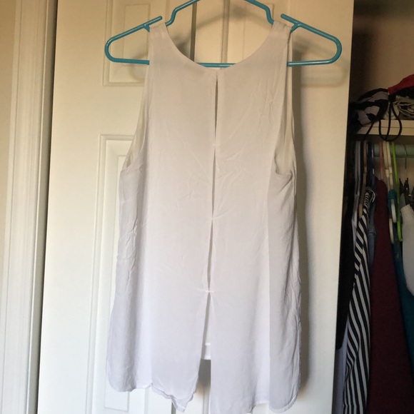 Chic white cami with open back - Picture 2 of 3